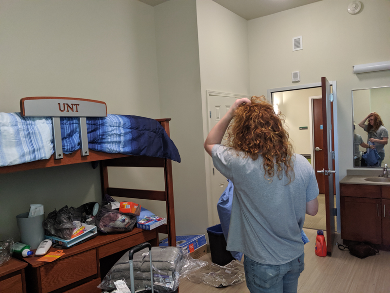 Illustration for article titled Moving into college day